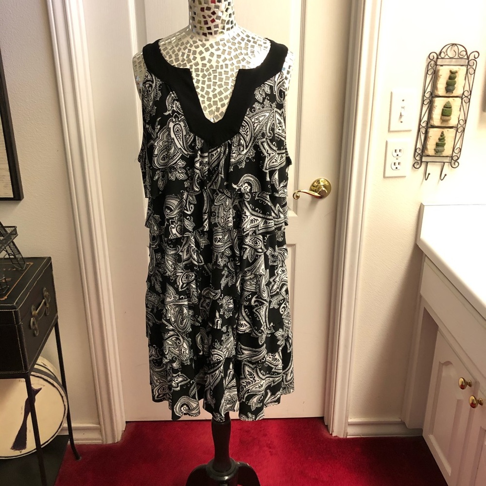 White House Black Market Sleeveless Ruffle Dress.